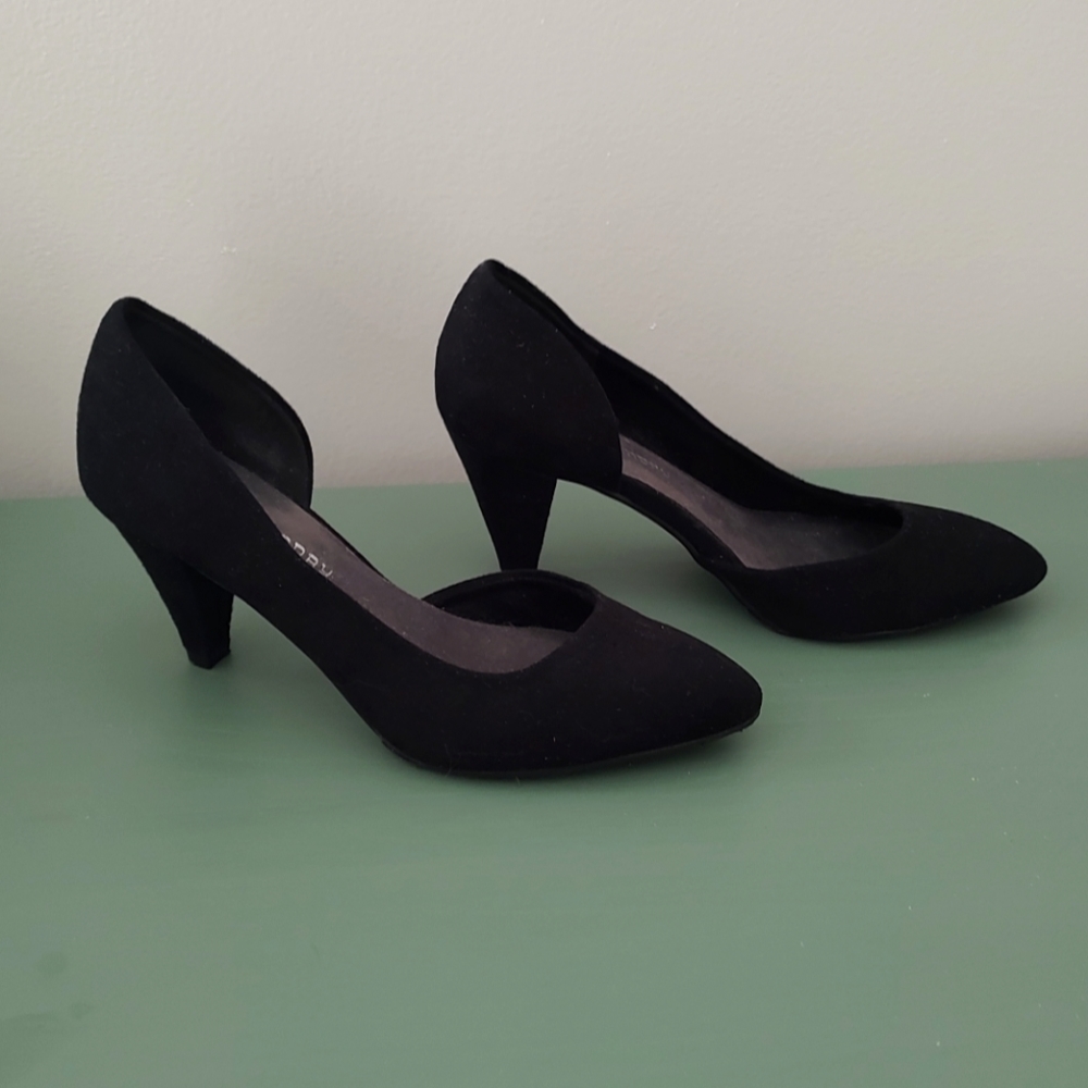 CL by Laundry Size 6.5 "Angelina" Black Suede Slip-On Heels W/ Side Cut Out